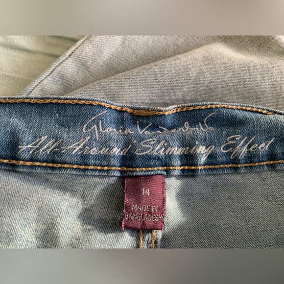 Gloria Vanderbilt Slimming Jeans Capris Light Wash Womens Size 14 - Picture 3 of 3